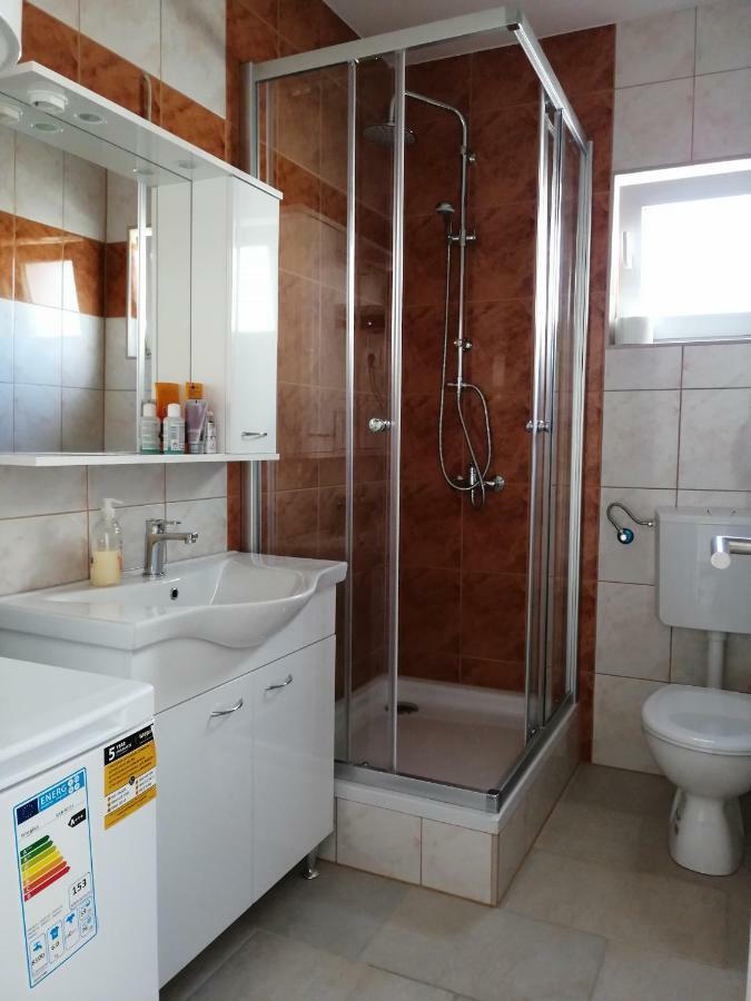Kuca Za Odmor Postonjski Maslenica Bagian luar foto