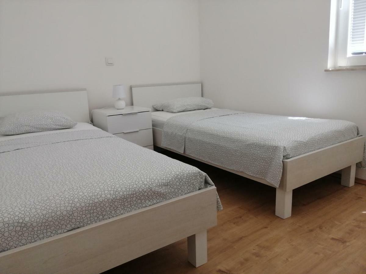 Kuca Za Odmor Postonjski Maslenica Bagian luar foto